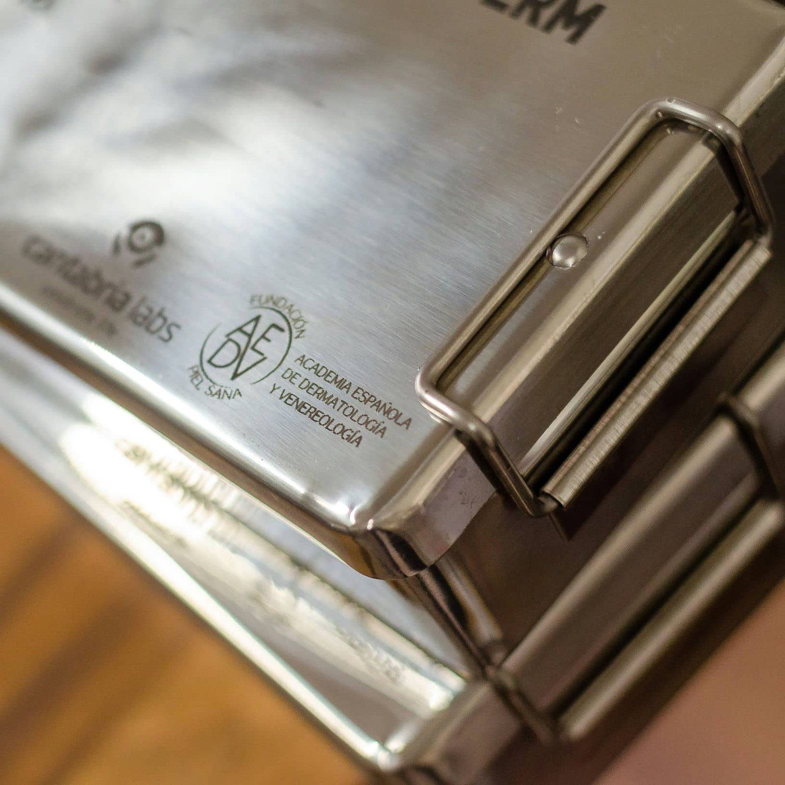 Cajas de acero para la AEDV, IDEÁTICA Madrid