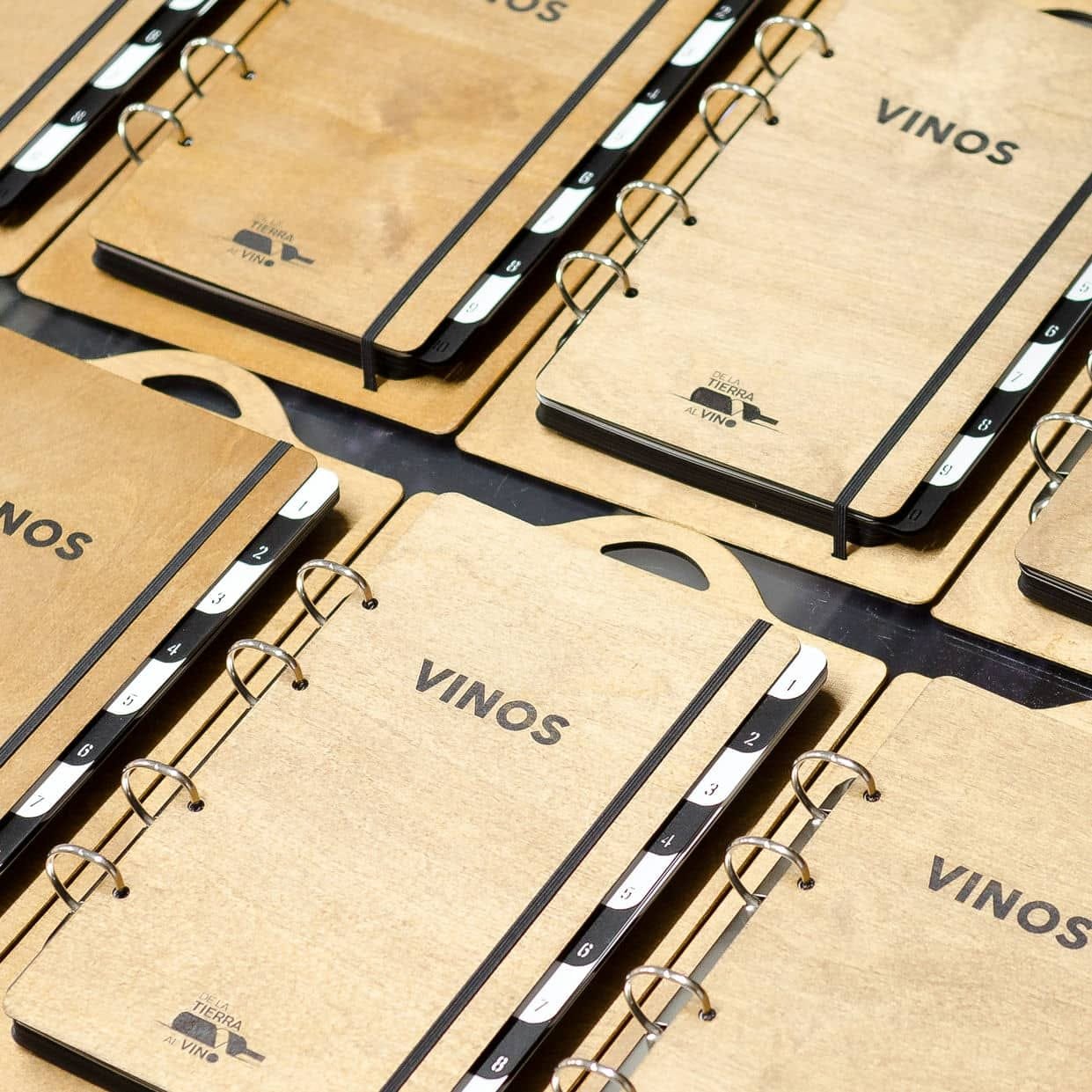Carta de vinos para restaurante DE LA TIERRA AL VINO, trabajo de IDEÁTICA