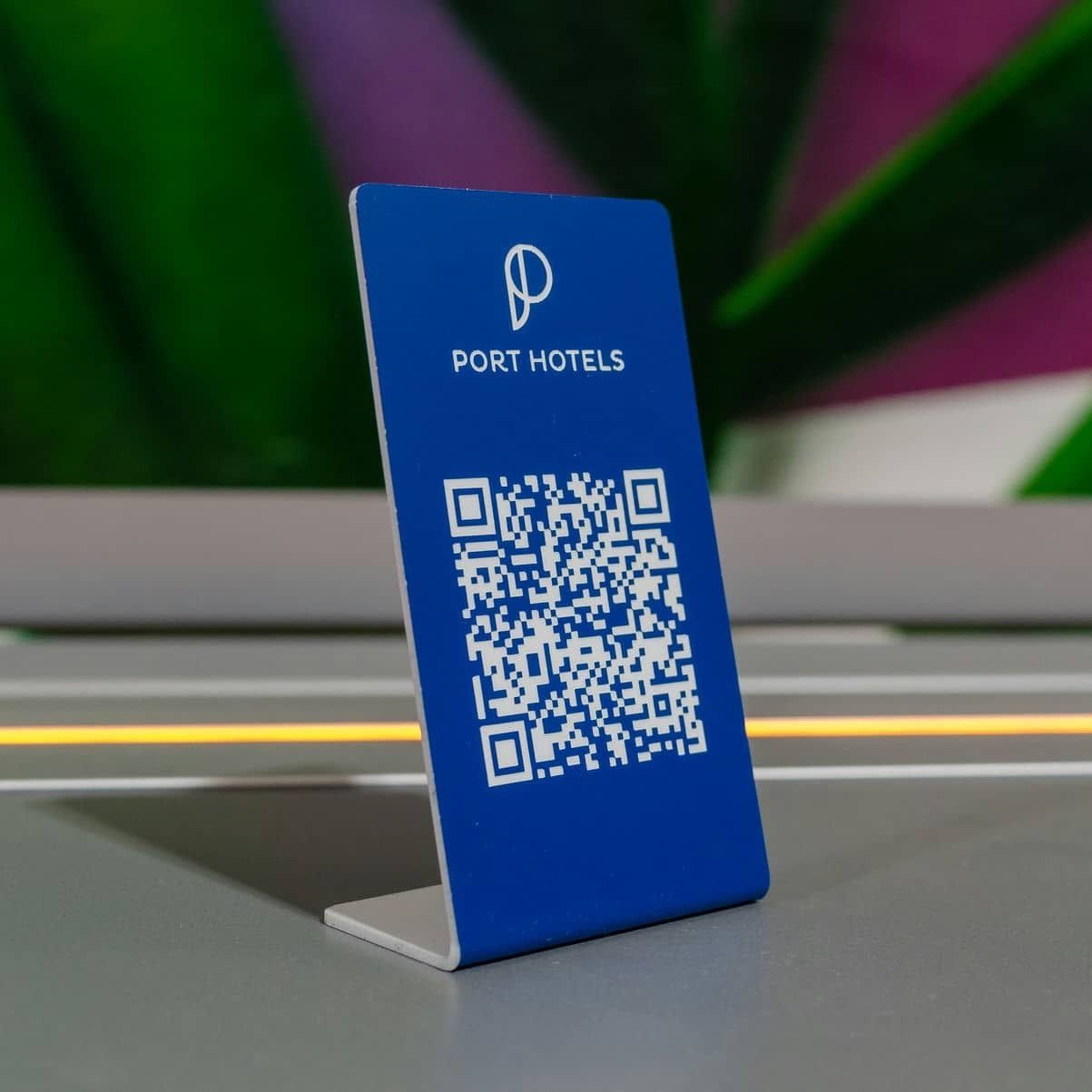 Chapas con QR para cadena PORT HOTELS, IDEÁTICA Madrid