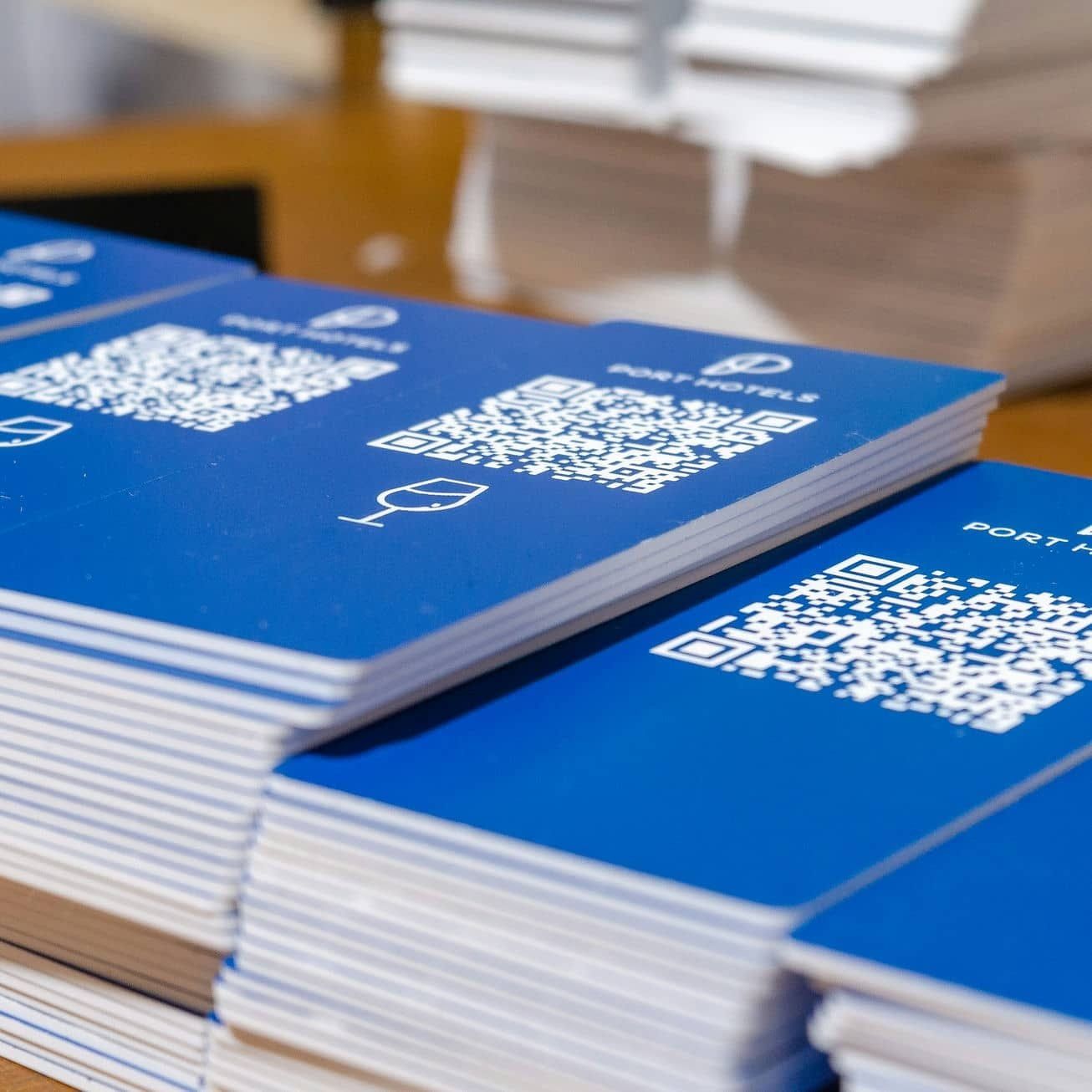 Chapas con QR para cadena PORT HOTELS, IDEÁTICA Madrid