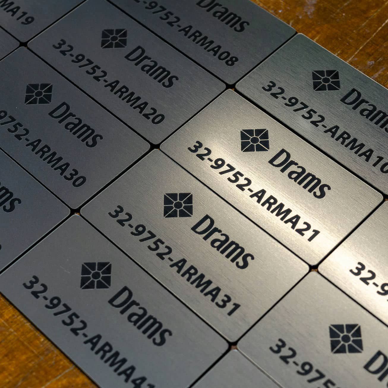 Chapas para armarios industriales de DRAMS, IDEÁTICA Madrid