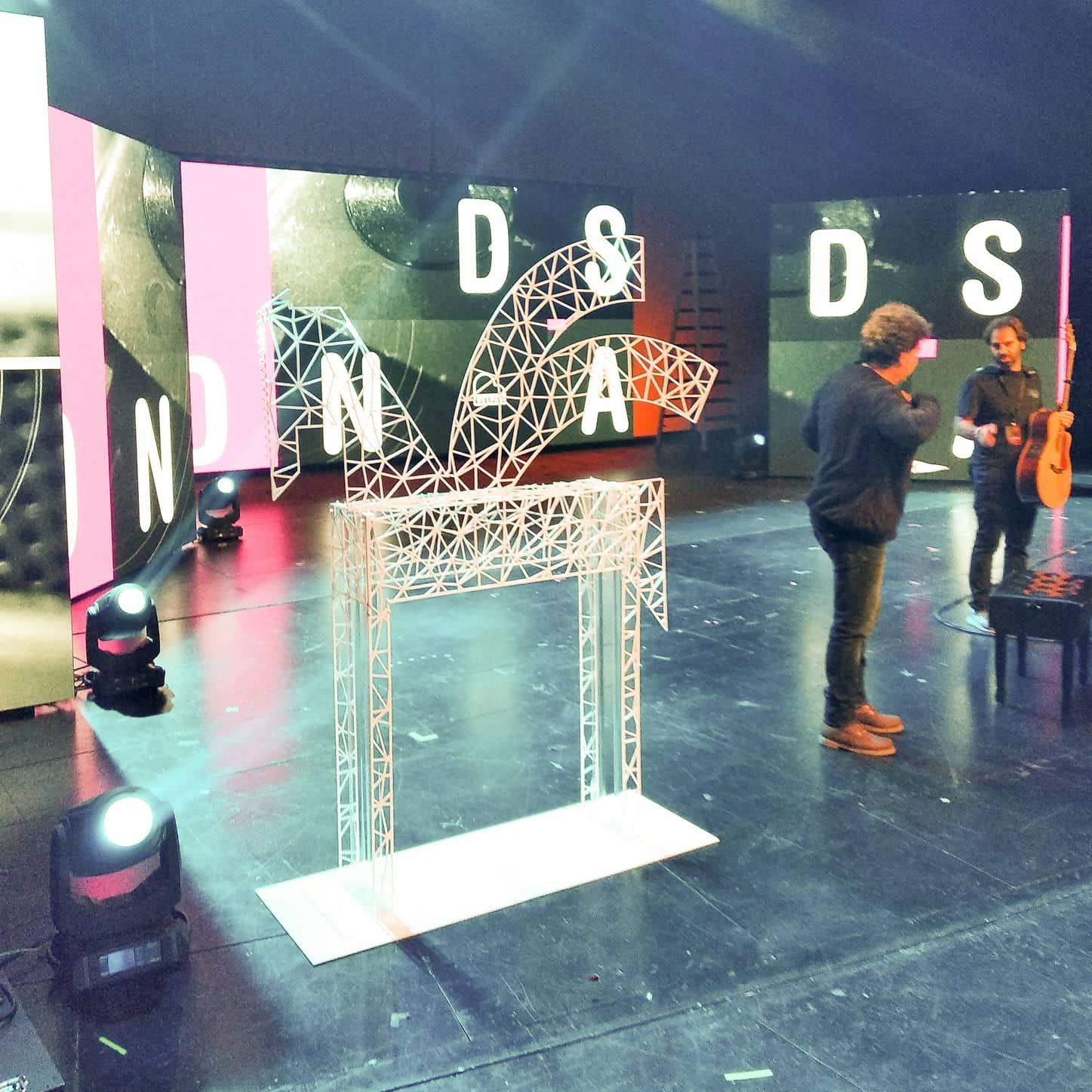 Escultura decorativa Premios ONDAS, IDEÁTICA Madrid