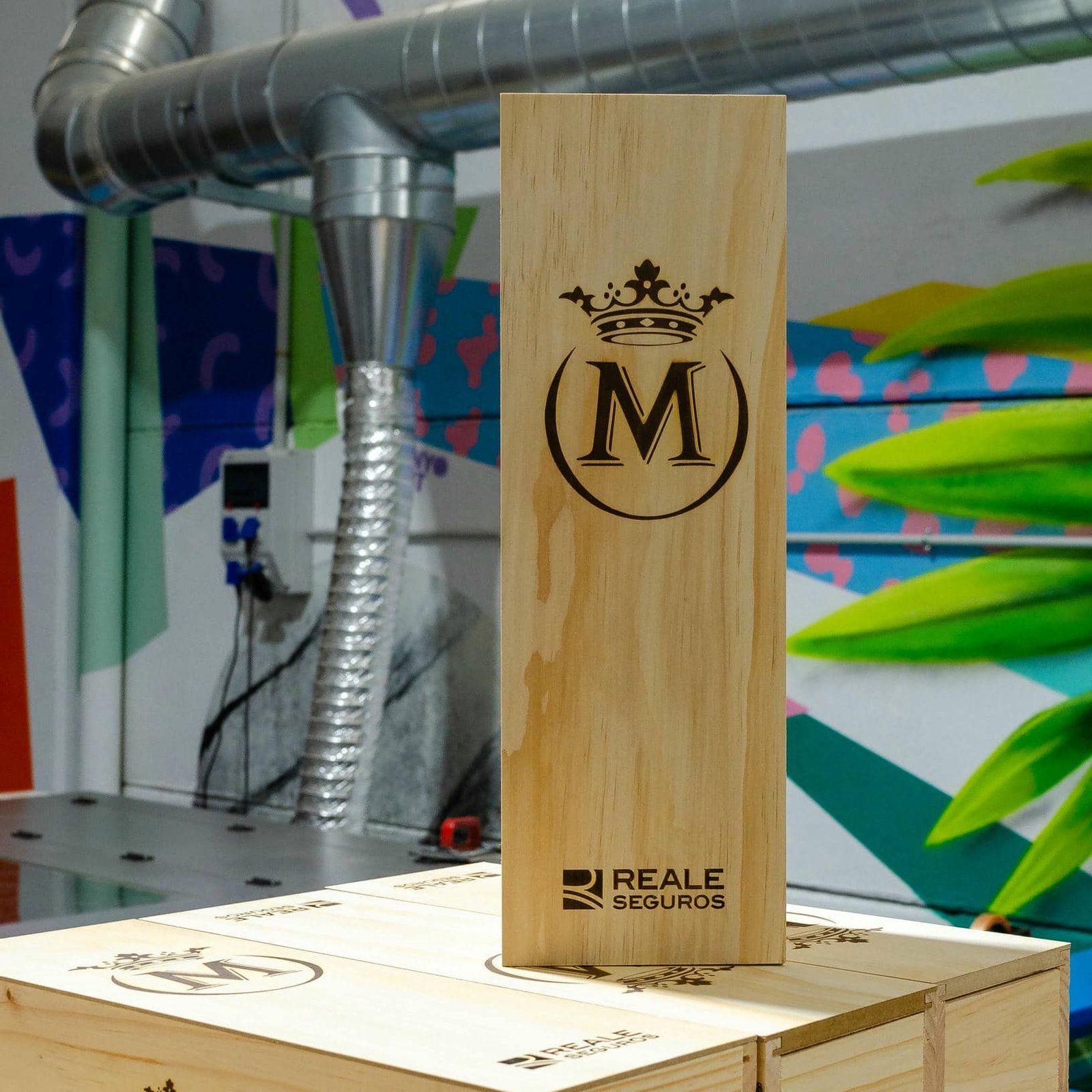 Personalización de cajas de vino para REALE, IDEÁTICA Madrid