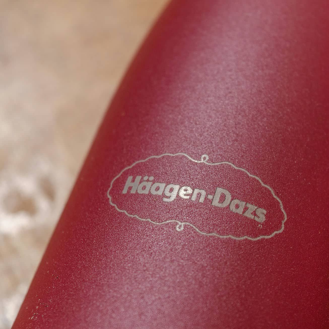 Grabado de botellas térmicas para HÄAGEN-DAZS, IDEÁTICA Madrid