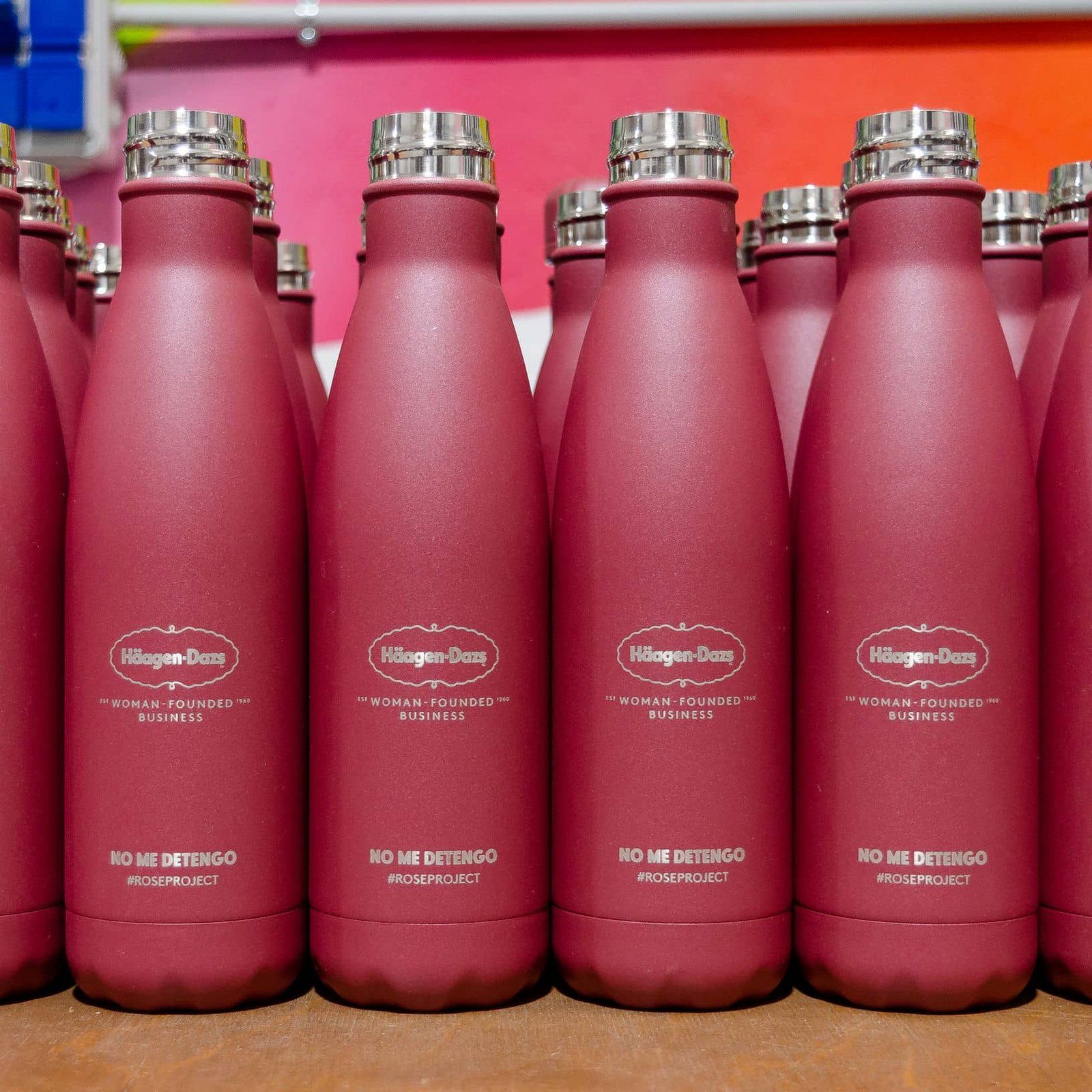 Grabado de botellas térmicas para HÄAGEN-DAZS, IDEÁTICA Madrid