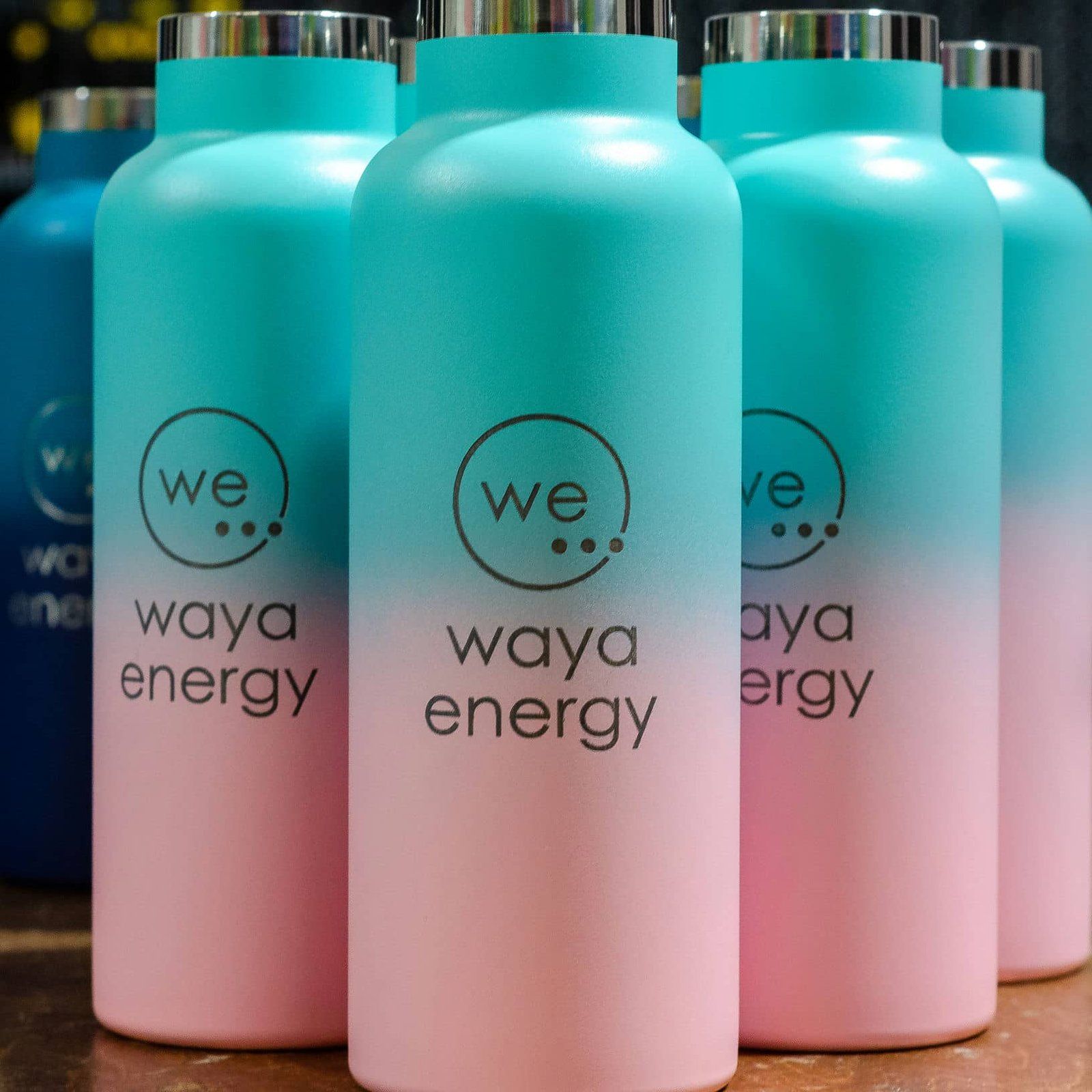 Grabado de botellas térmicas para WAYA ENERGY, IDEÁTICA Madrid