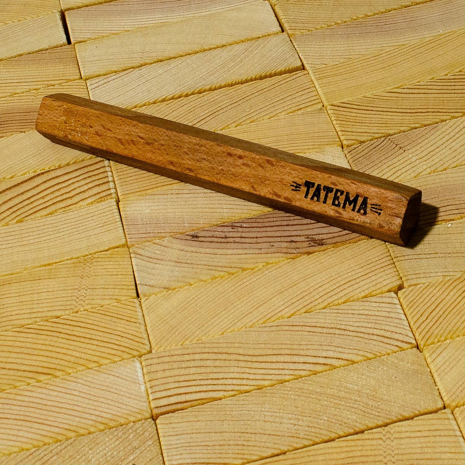 Grabado de maderas reposacubiertos para TATEMA, trabajo de IDEÁTICA