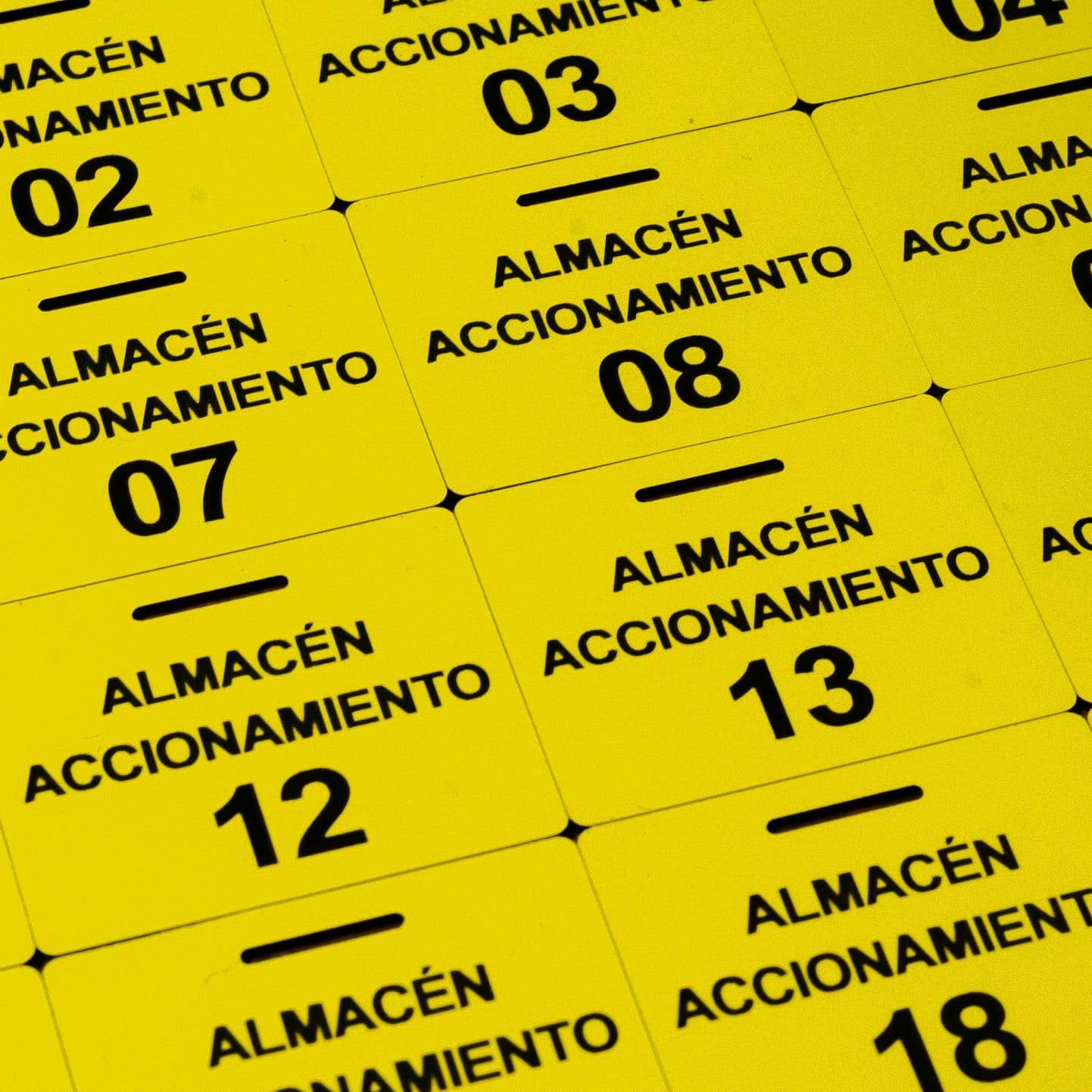Chapas identificativas para METRO DE MADRID, trabajo de IDEÁTICA