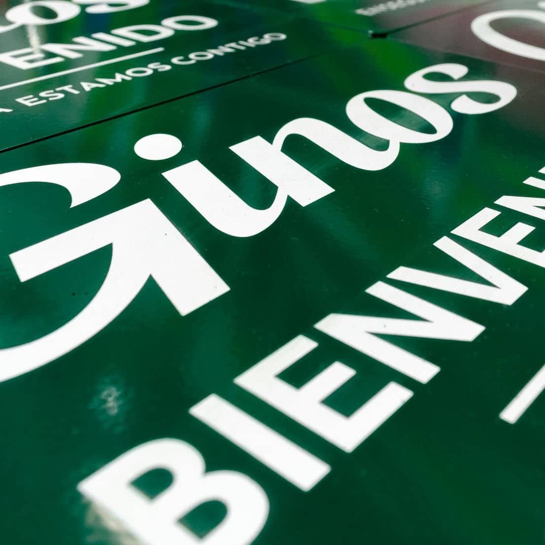 Grabado de placas de aluminio para GINOS, IDEÁTICA Madrid
