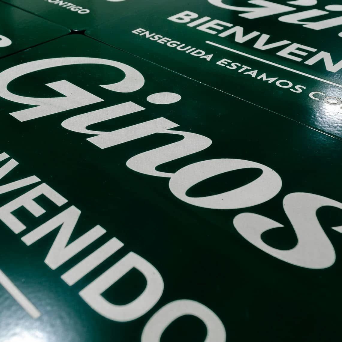 Grabado de placas de aluminio para GINOS, IDEÁTICA Madrid