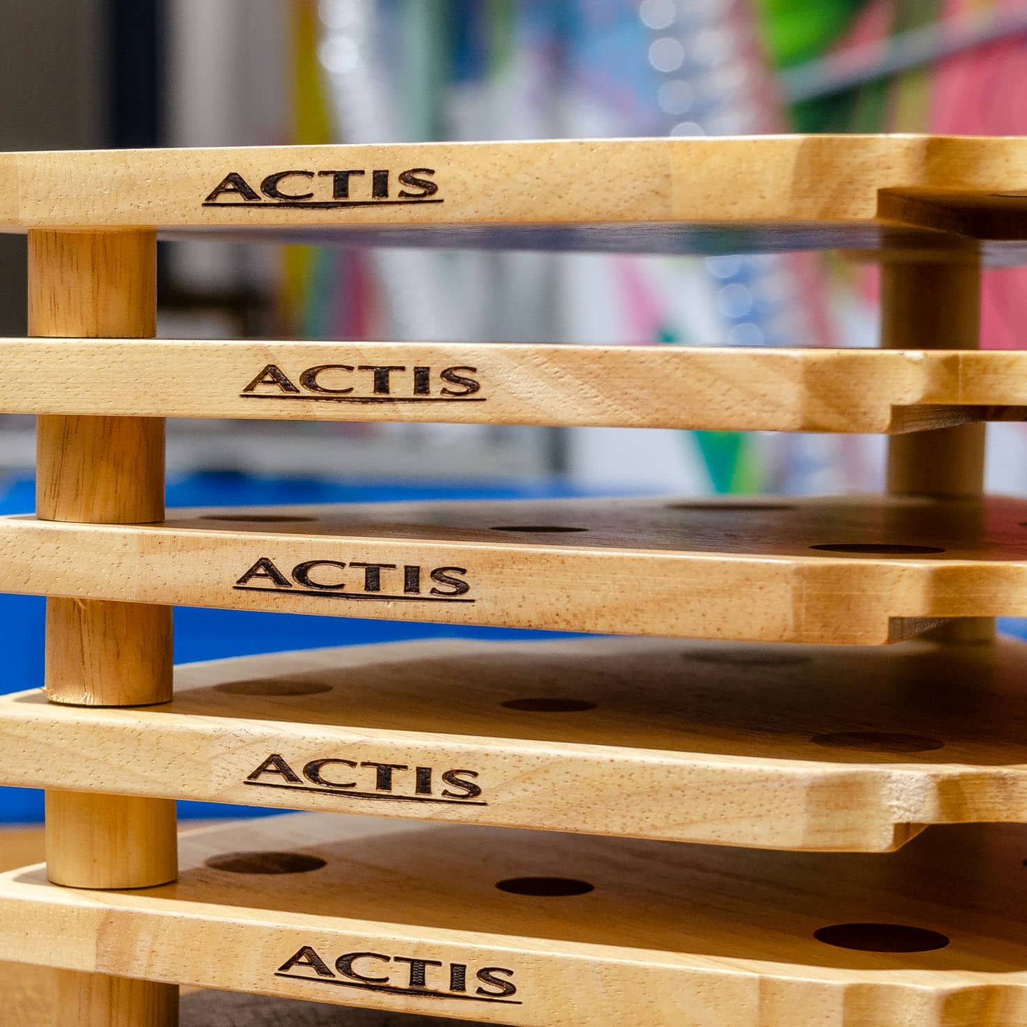 Grabado de tablas de corte para ACTIS, trabajo de IDEÁTICA