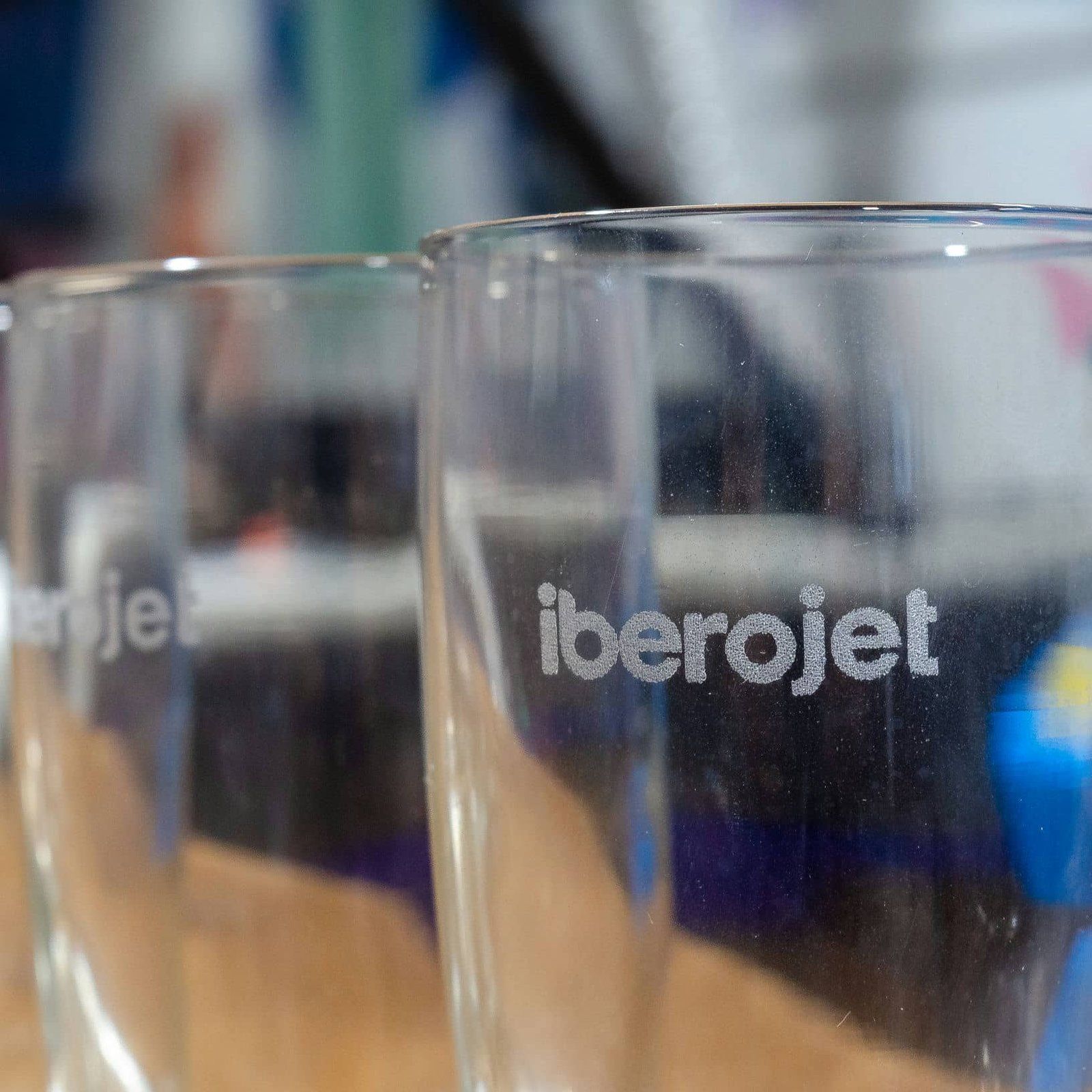 Grabado de vasos para IBEROJET, IDEÁTICA Madrid