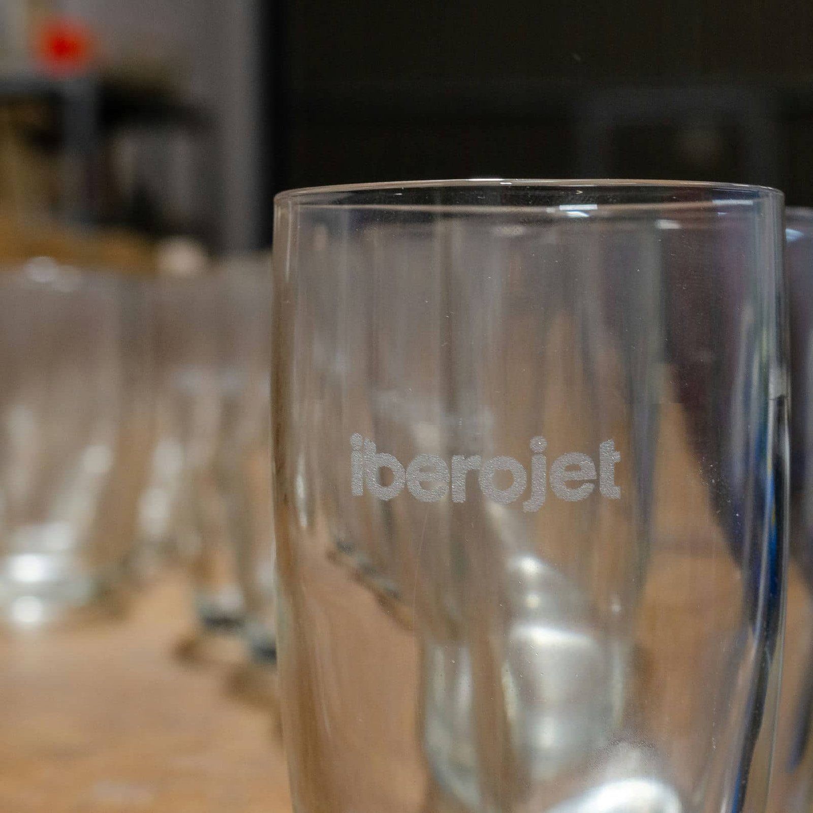 Grabado de vasos para IBEROJET, IDEÁTICA Madrid