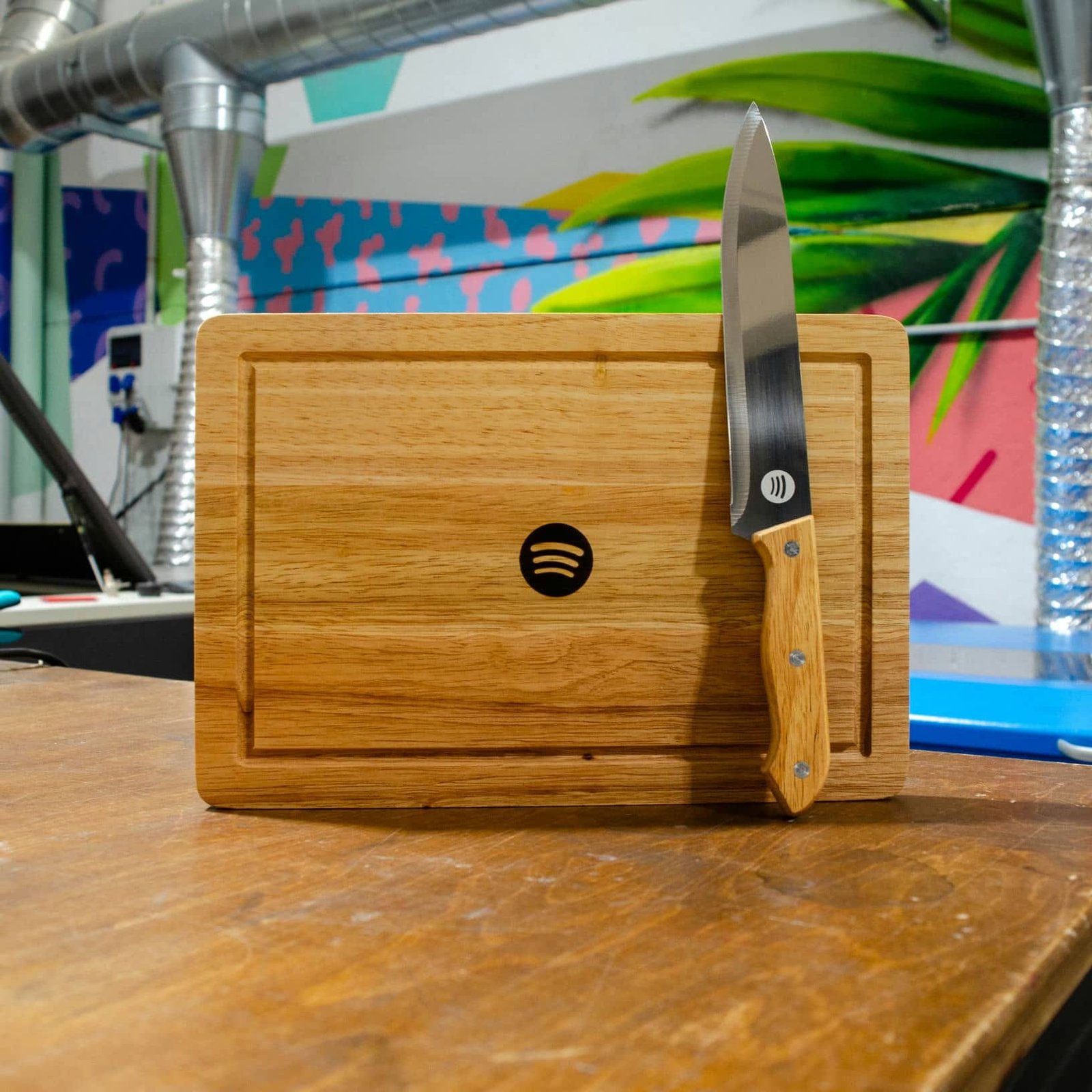 Personalización de tablas de cortar para Spotify, trabajo de IDEÁTICA