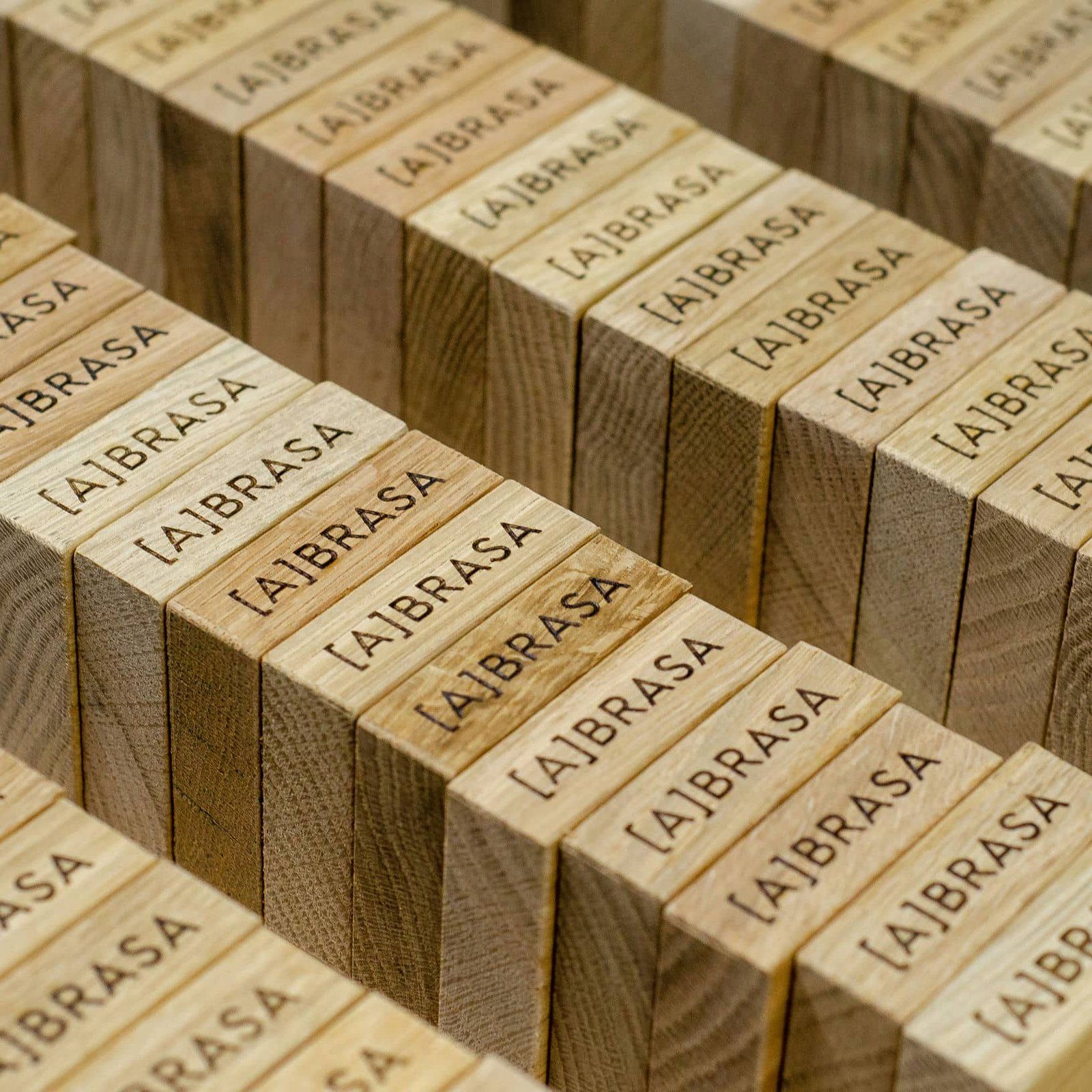 Maderas con QR para restaurantes del GRUPO CARBÓN, IDEÁTICA Madrid