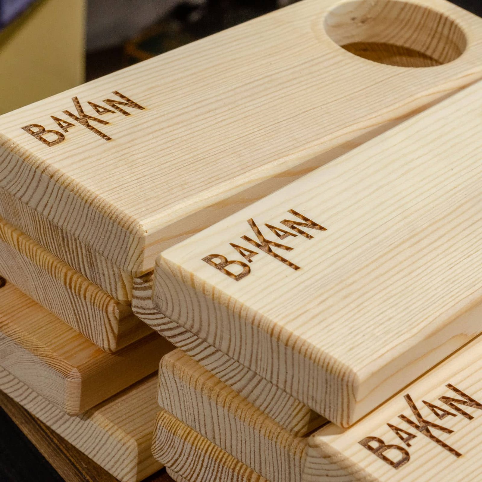 Personalización de maderas para restaurante BAKAN, trabajo de IDEÁTICA