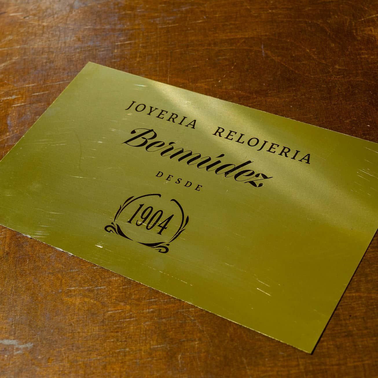 Placa de atrezo para serie de televisión, IDEÁTICA Madrid