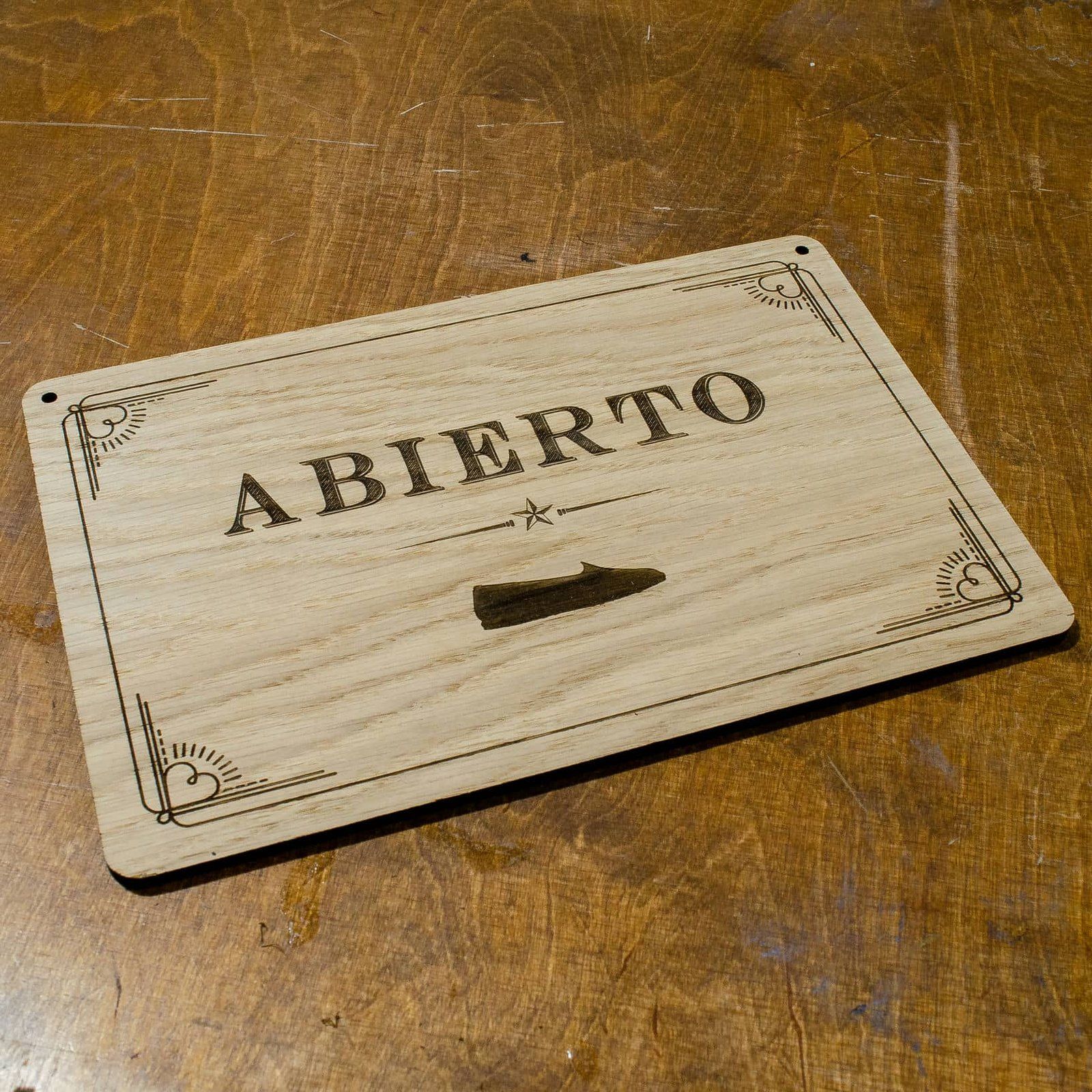 Rótulo de madera para CAYUMAS, IDEÁTICA Madrid