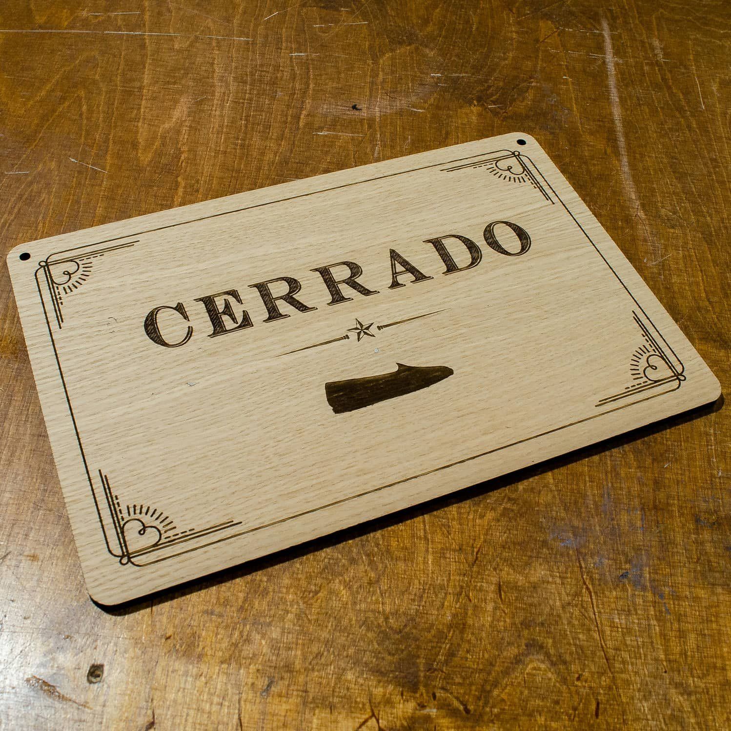 Rótulo de madera para CAYUMAS, IDEÁTICA Madrid