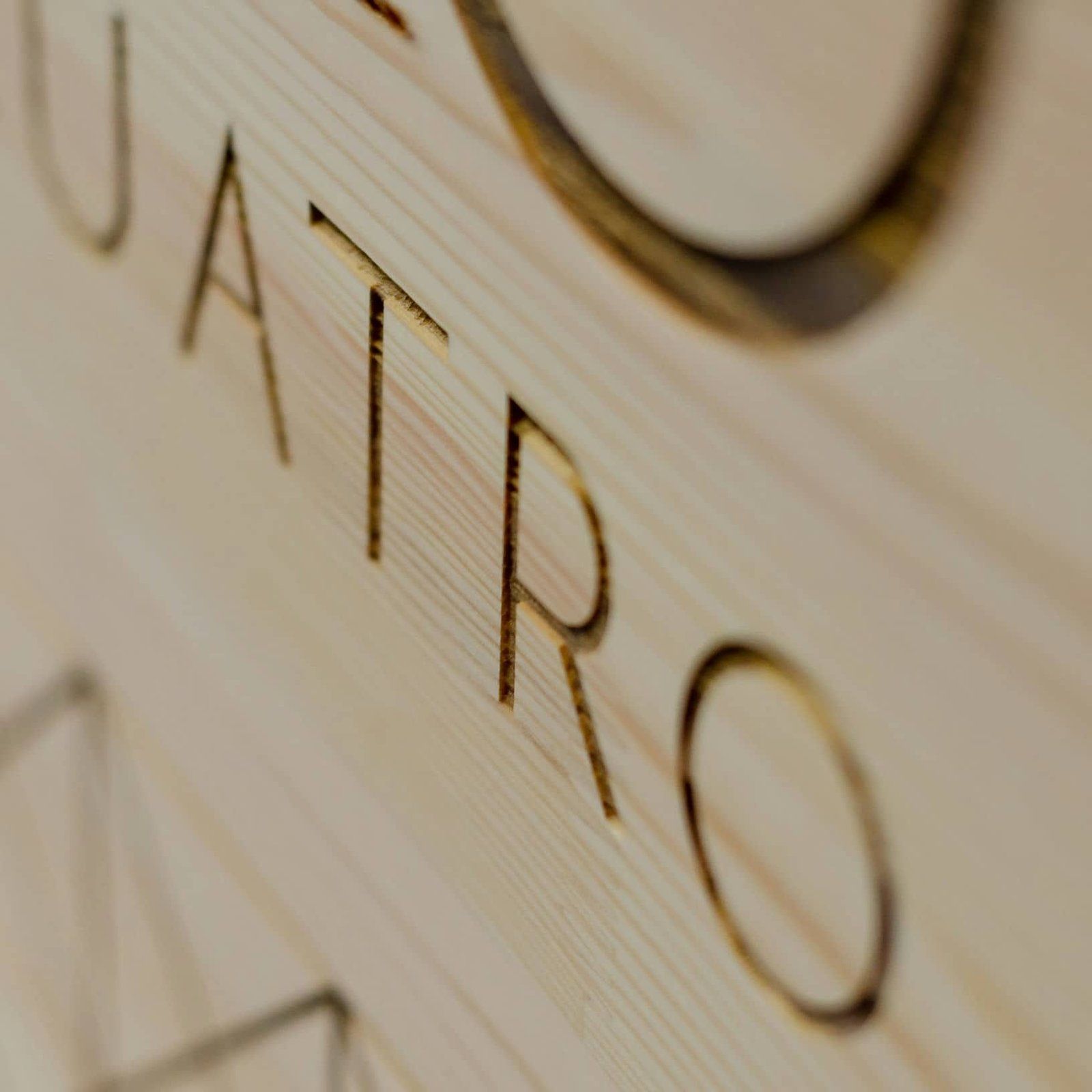 Rótulo para marca OCHO VEINTICUATRO, IDEÁTICA Madrid