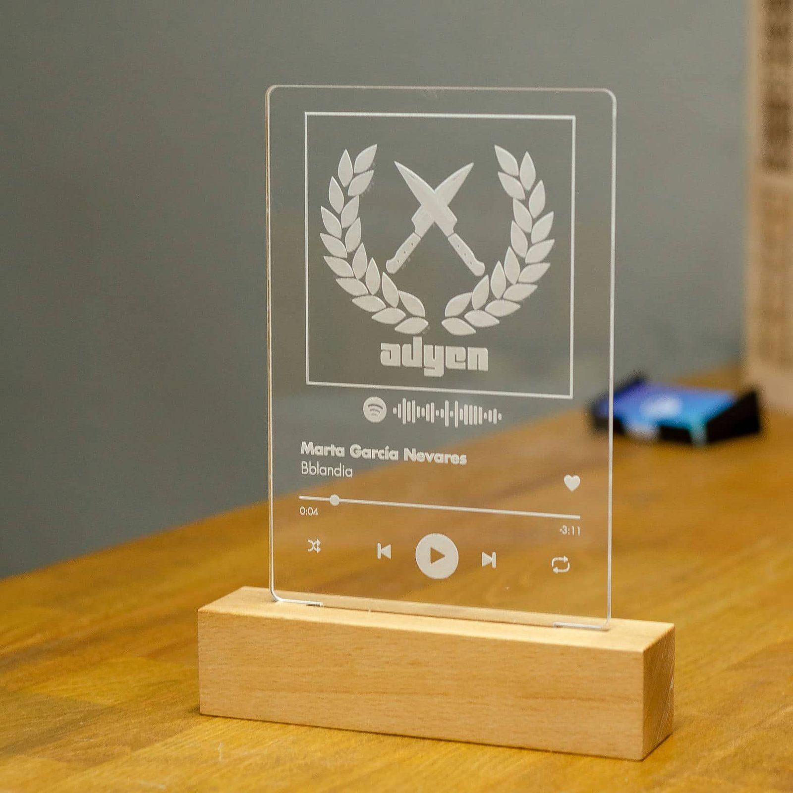 Trofeos corporativos para empresa ADYEN, IDEÁTICA Madrid